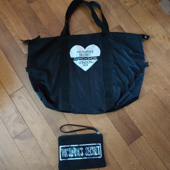 Victoria Secret tote gym bag and wristlet make-up bag - Picture 2 of 8